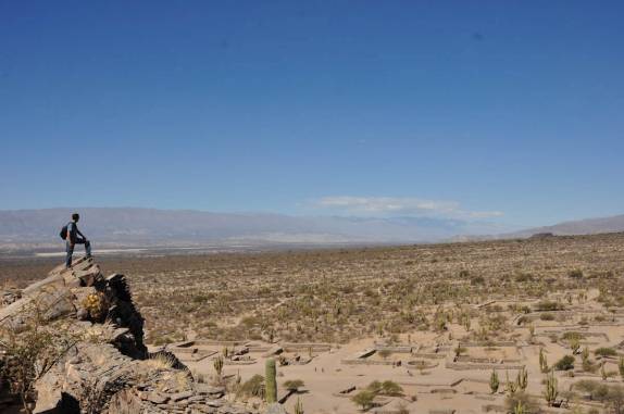 No alto de fortaleza nas ruínas de Quilmes, próximo à Cafayate - Argentina